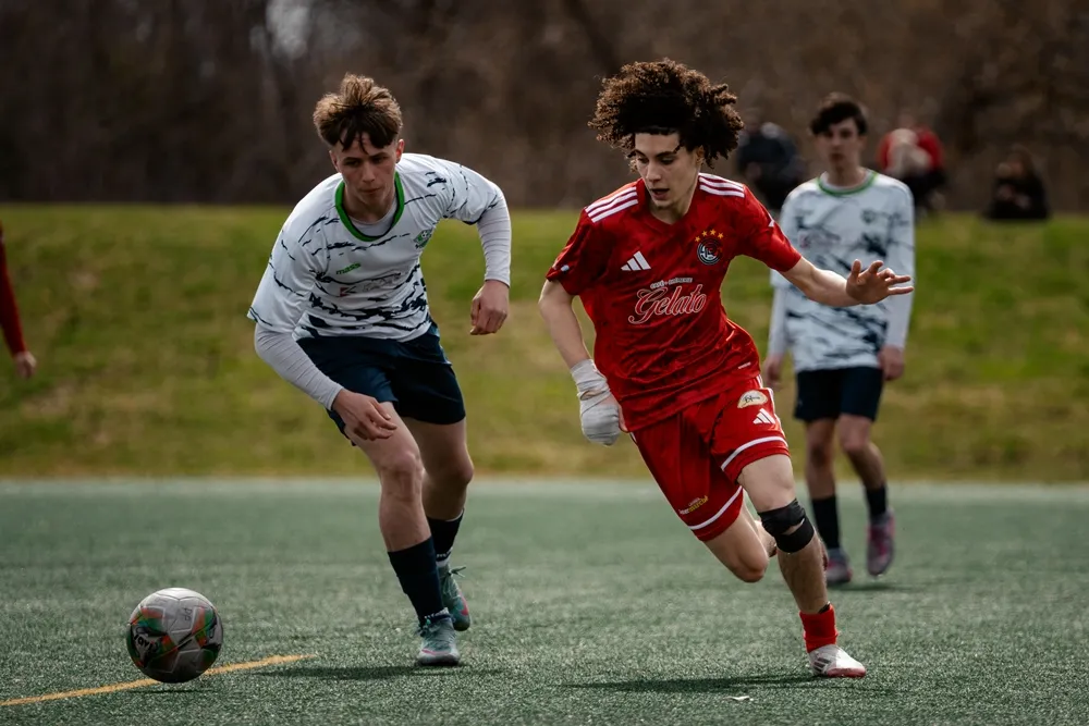 축구선수의 워밍업 스트레칭 장면중 하나