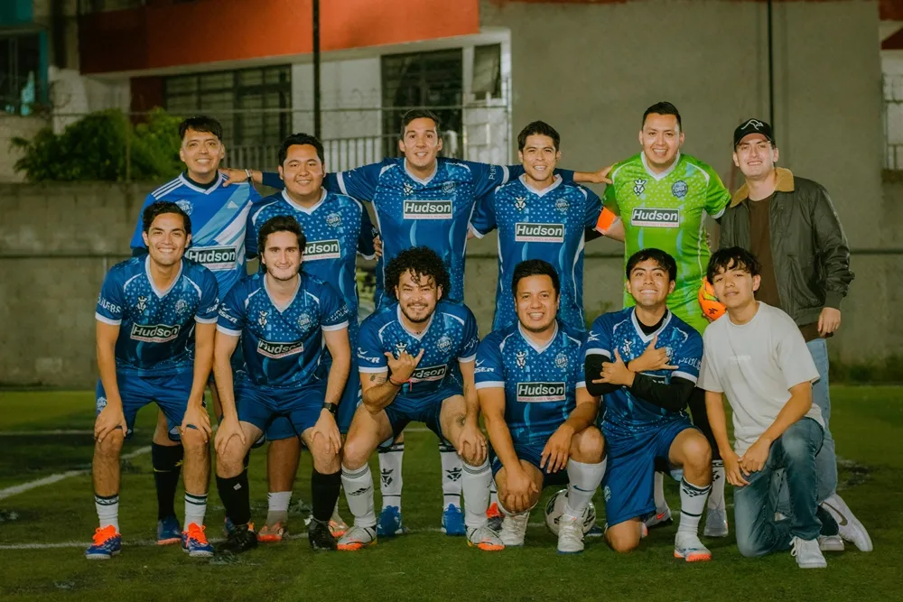 축구 선수들을 보여주는 기본적인 사진